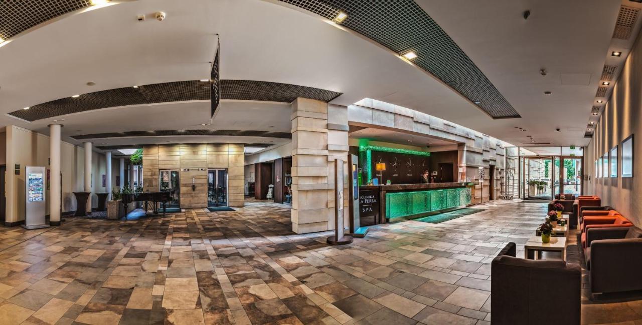 Holiday Inn Resort Warsaw Jozefow By Ihg Exterior photo
