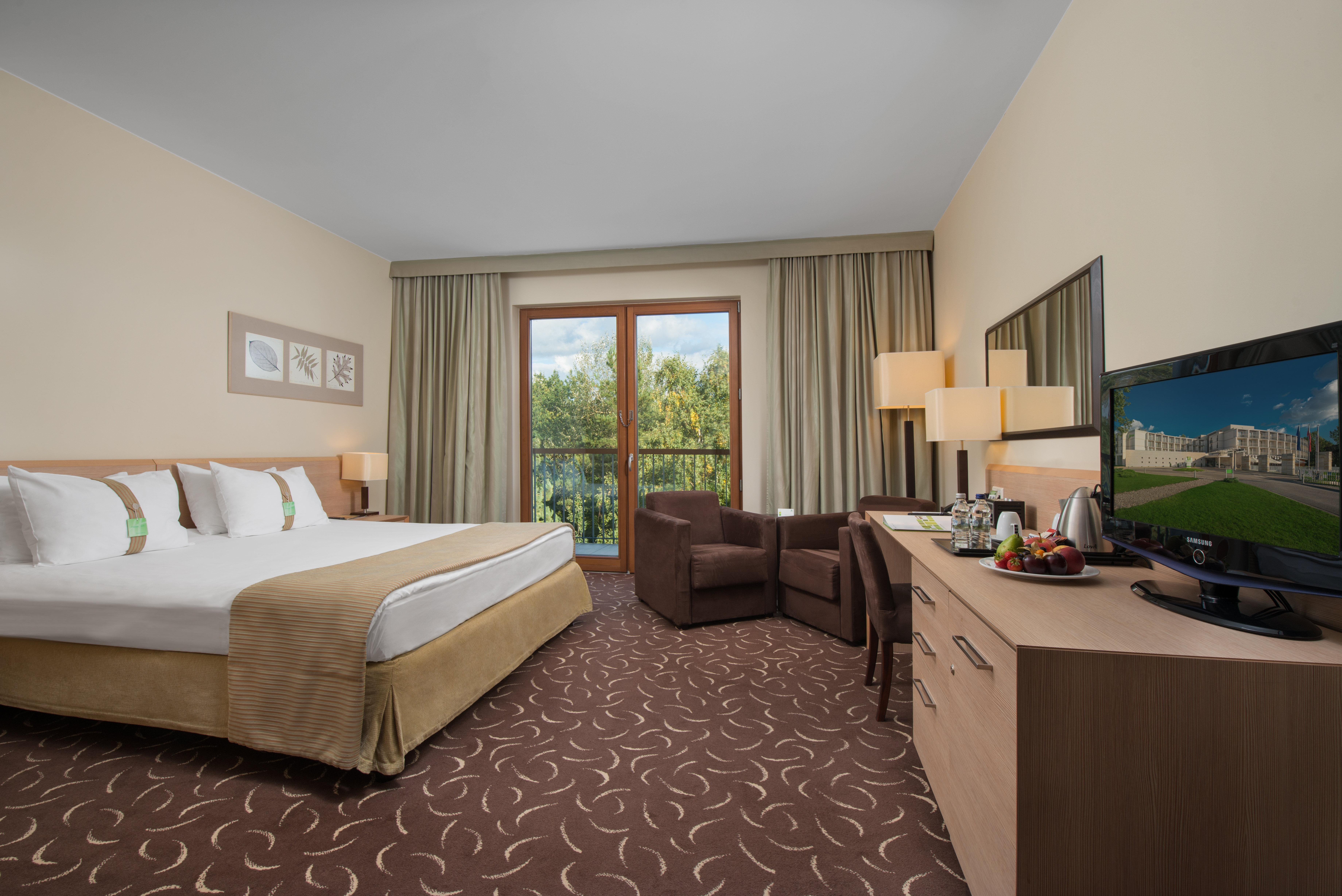 Holiday Inn Resort Warsaw Jozefow By Ihg Exterior photo